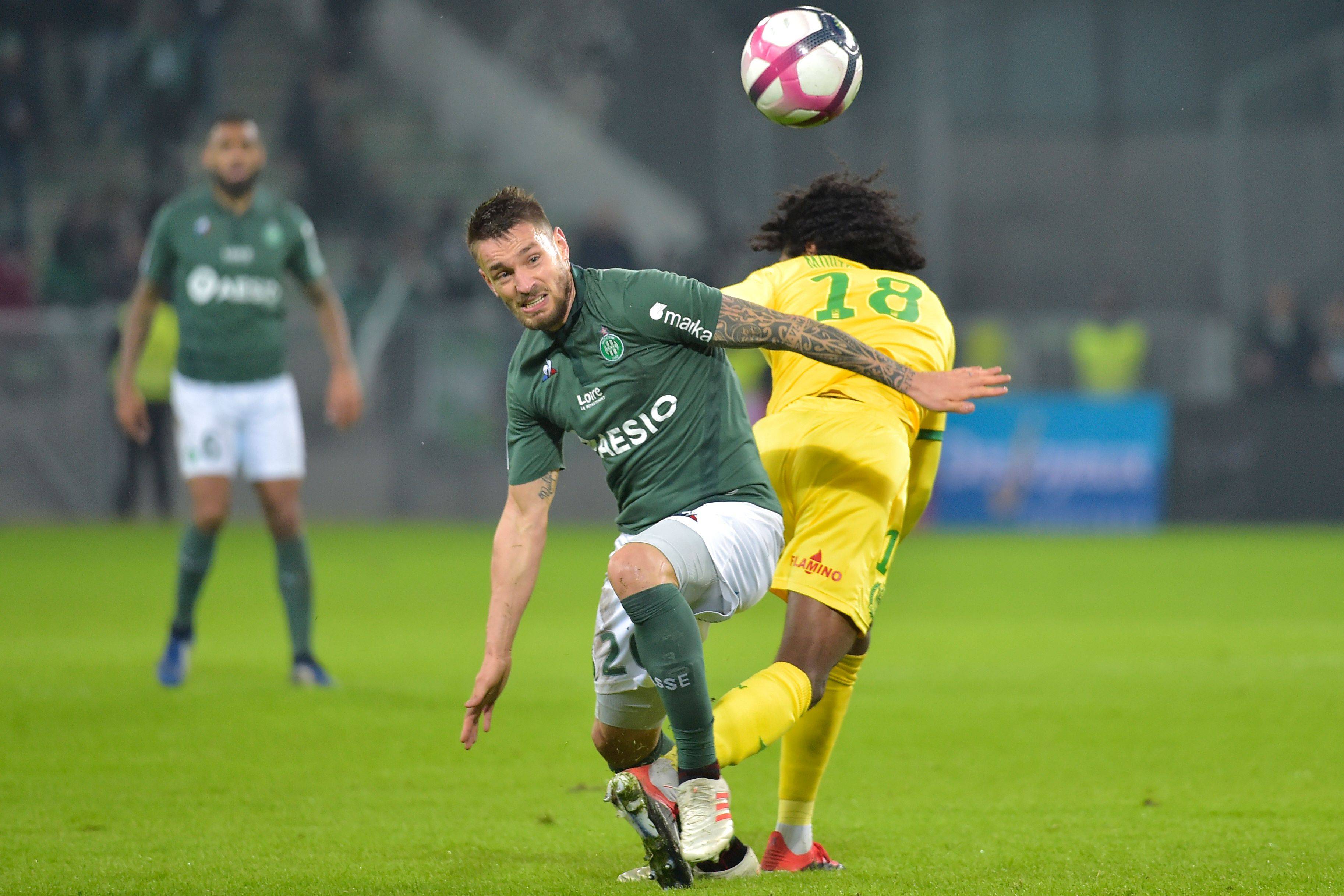 包含圣埃蒂安俱乐部球员状态火热的词条