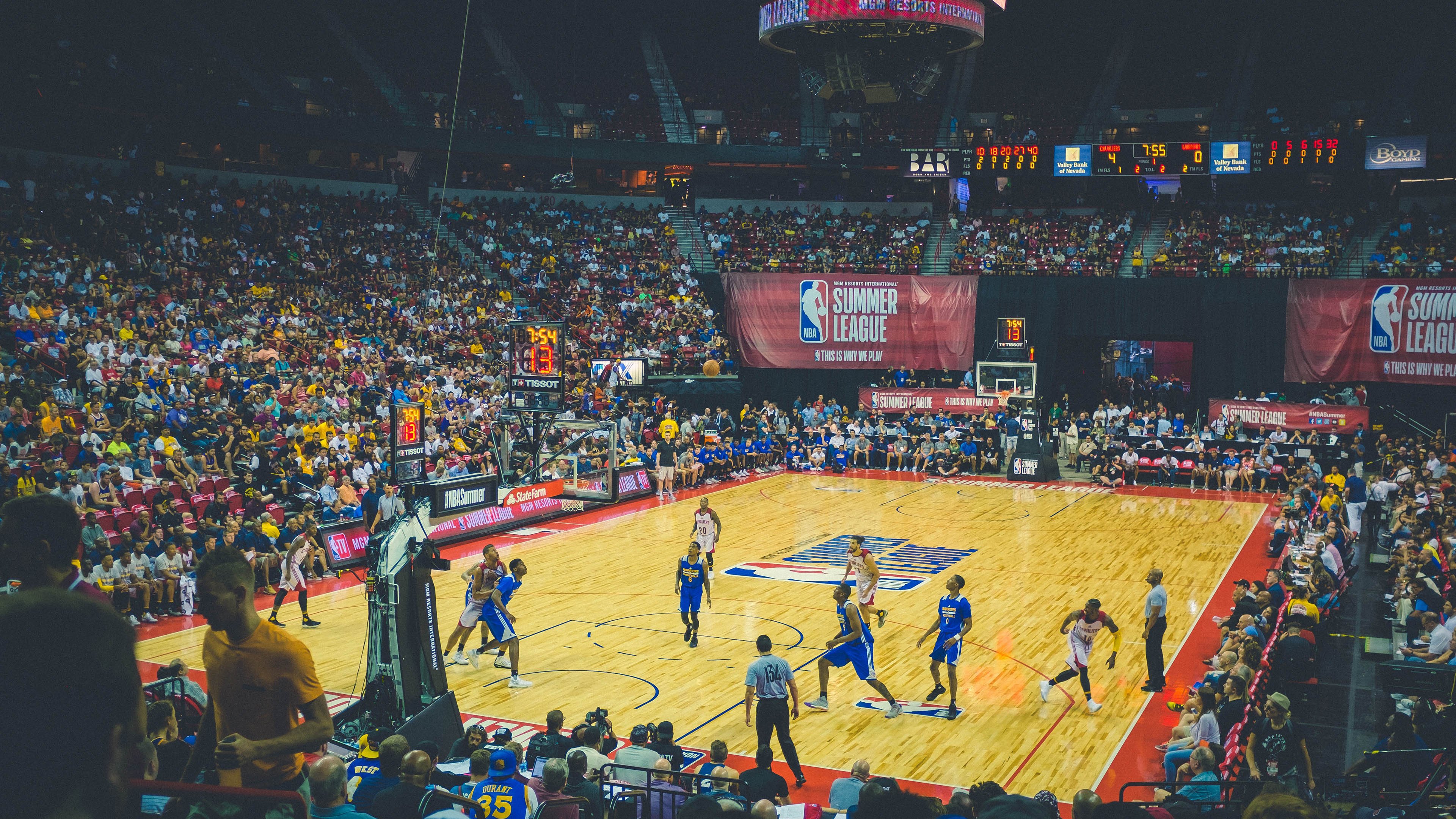 魔术对阵快船，西亚卡姆稳定输出不掉线，诠释现代前锋新定义