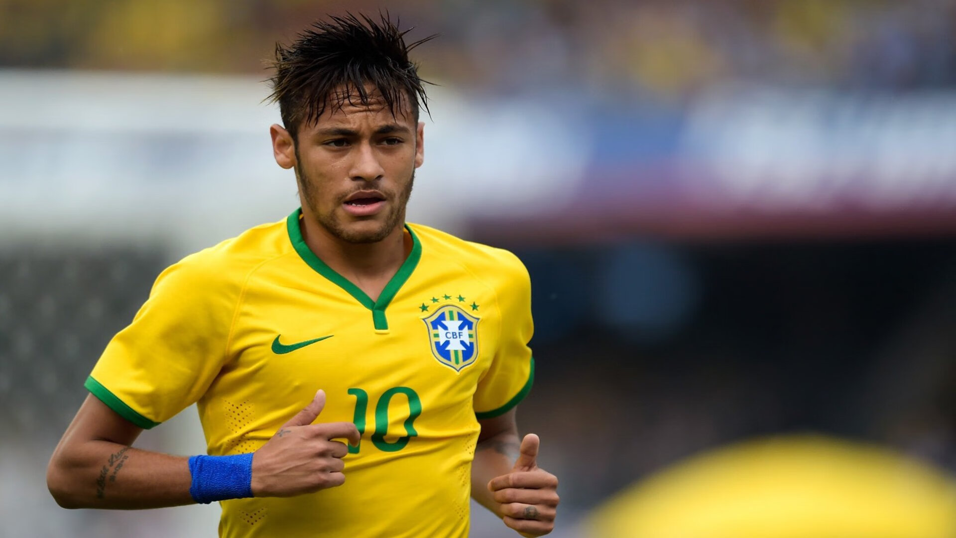 赛道与球场，竞争之美的双重奏