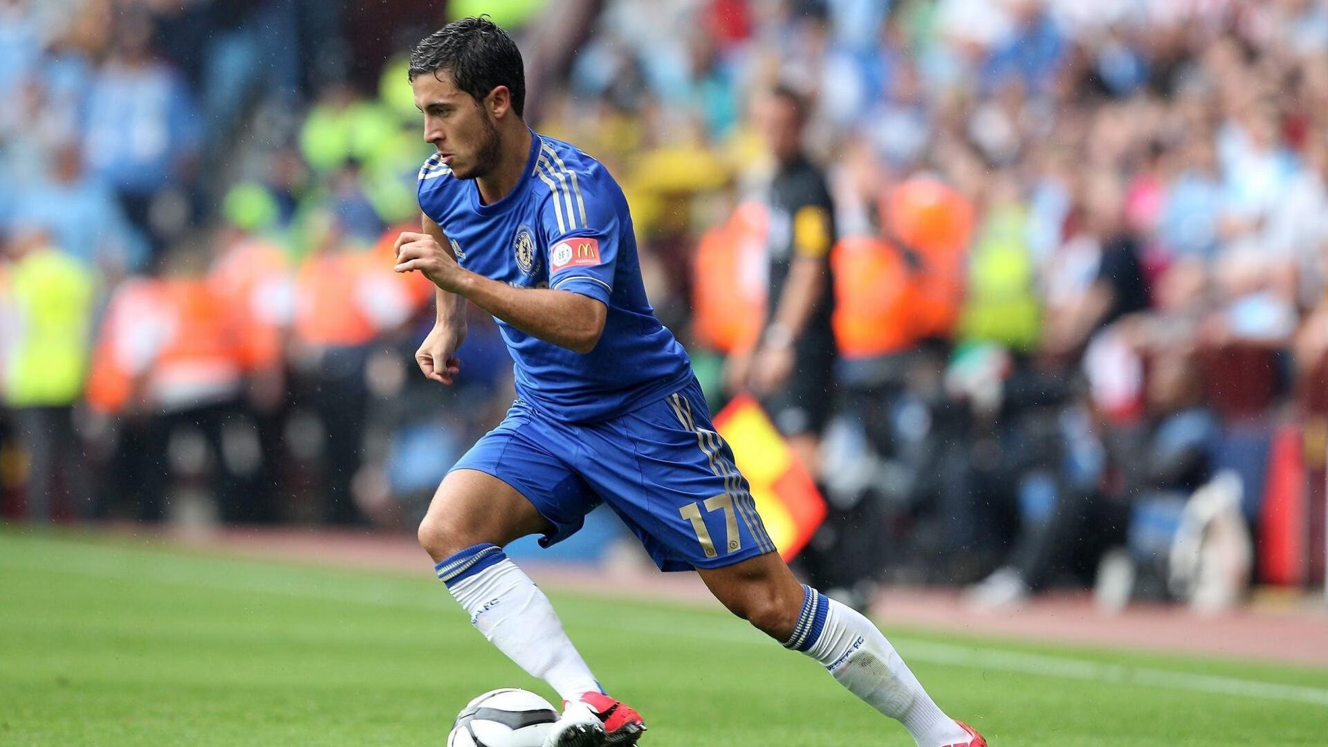 维尼修斯点燃赛场，里昂逆转罗马，一场定义足球魅力的经典之战