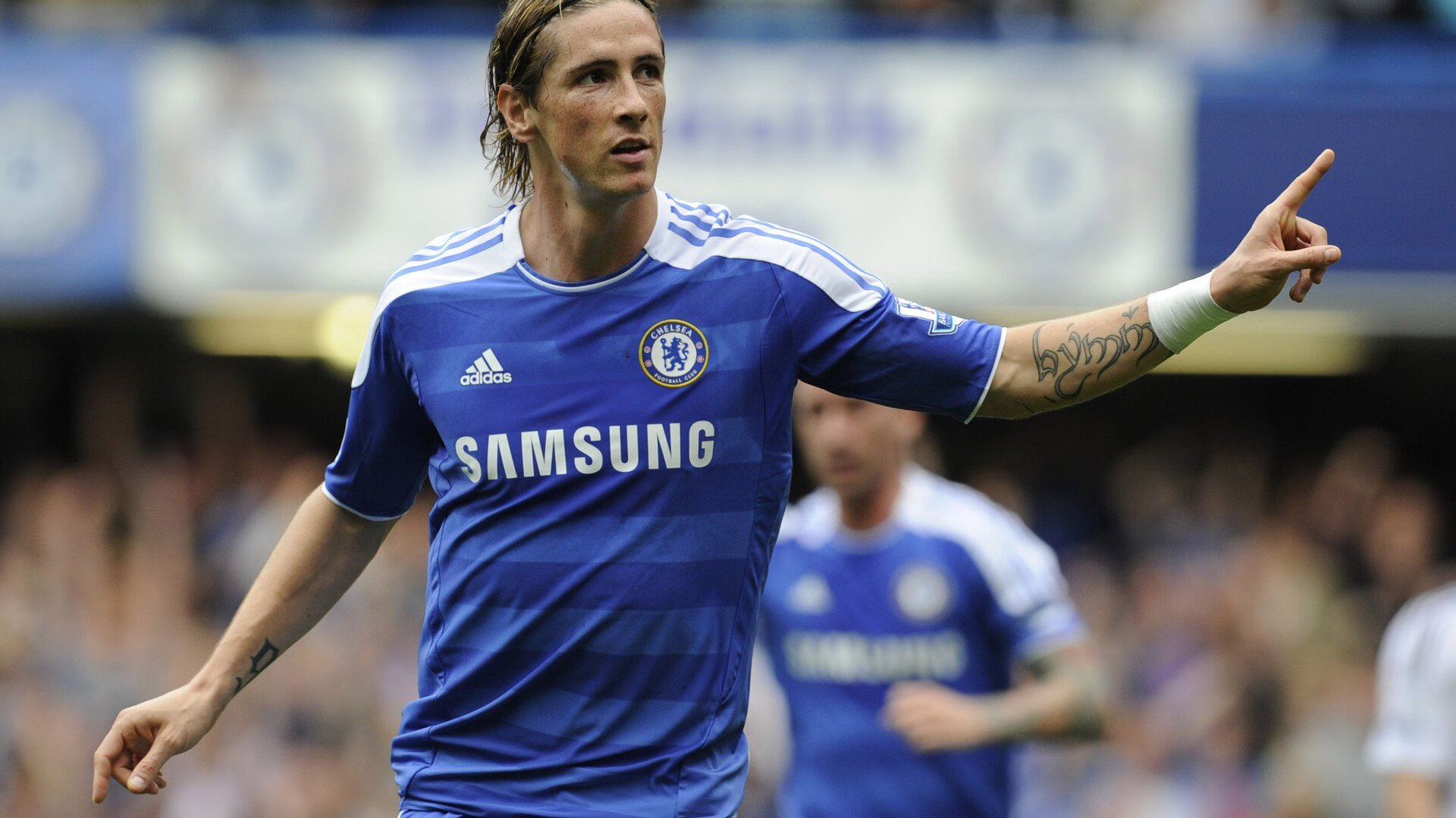 赛道上的唯一瞬间，佩雷兹绝杀刷新纪录，阿斯顿马丁谱写新篇