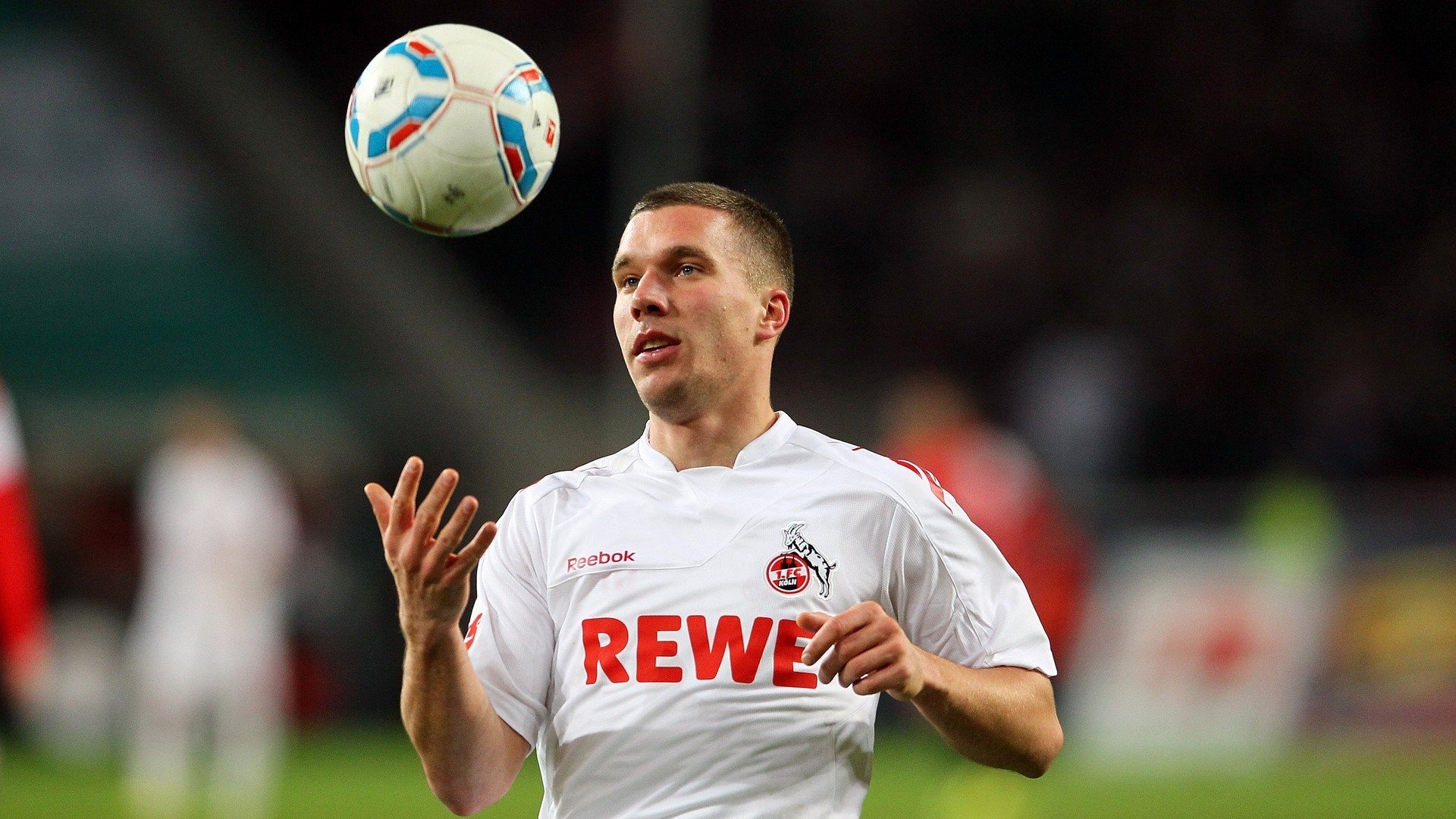 青岛队鏖战骑士，浓眉哥惊艳四座